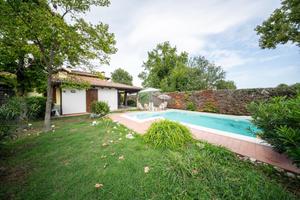 CASA SEMINDIPENDENTE A BORGO VIRGILIO