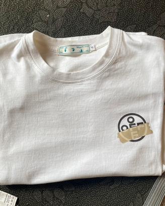 T-shirt bianca con dettagli