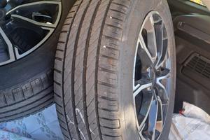 Se cerchi in lega MAK + pnaumatici 215/60 R17