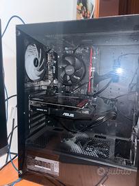 Pc da gaming con monitor casse e altre cose