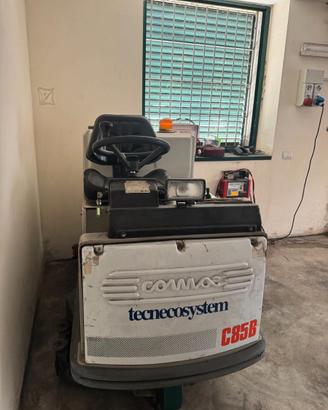 Lavasciuga pavimenti industriale comac c85b uomo a