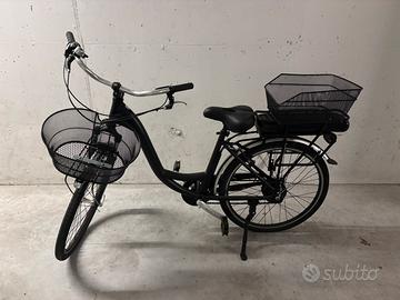 Bici e-city bike elettrica