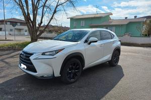 Lexus NX 300h Hybrid 4WD Luxury