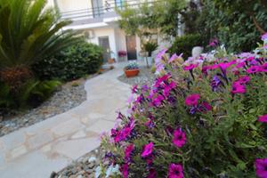 Villa a schiera con ampi spazi esterni