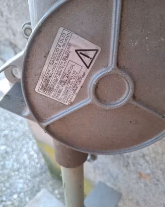 Pompa manuale per carburante