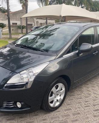 PEUGEOT 5008 1.6 HDi 115CV Business 7 posti