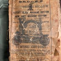 Macchina da cucire antica