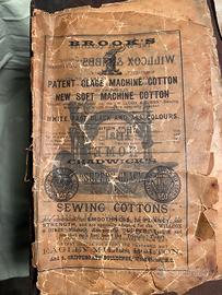 Macchina da cucire antica