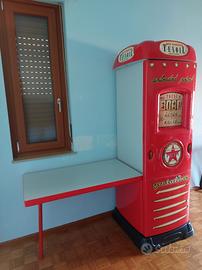Armadio con scrivania a pompa di benzina