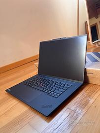 Lenovo ThinkPad P1 Gen7 RTX 4070/Ultra9 /32gb/2TB