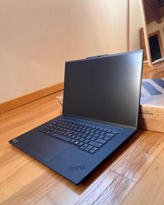 Lenovo ThinkPad P1 Gen7 RTX 4070/Ultra9 /32gb/2TB