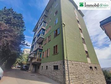 Appartamento di 115 m² con più di 5 locali a Poten