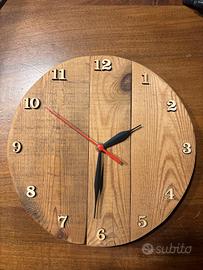 Orologio da parete in legno