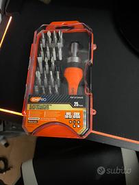 Cacciavite con set di punte