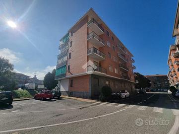 2 LOCALI A GASSINO TORINESE