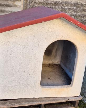 cuccia cane in cemento  per giardino