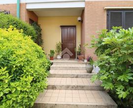 VILLA A SCHIERA A TERNI