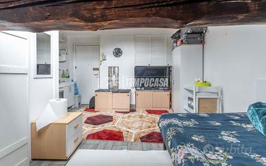 MONOLOCALE IN BUONE CONDIZIONI