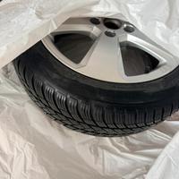 Cerchi in lega Audi 17 e gomme 235/45R17