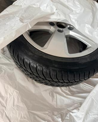 Cerchi in lega Audi 17 e gomme 235/45R17