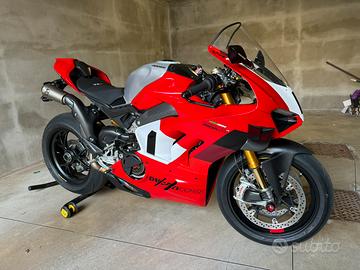 Panigale V4R