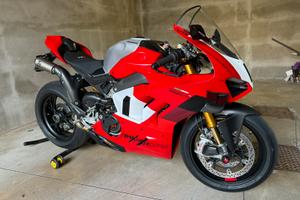 Panigale V4R