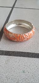 Bracciale Arancione con Decorazione Floreale SYL