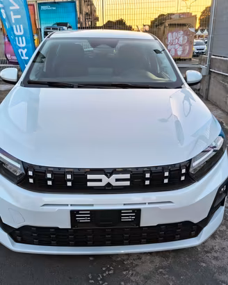 DACIA SANDERO 17.300 EURO NUOVA DA IMMATRICOLARE