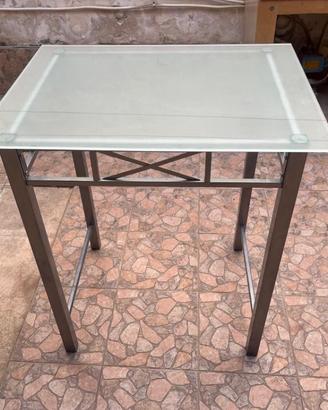 Tavolino alto