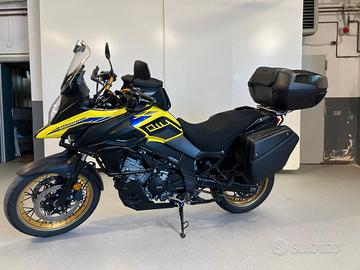 Suzuki V Strom DL 650 base PIU VALIGIE