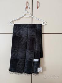 Sciarpa nera e grigia Clayton nuova