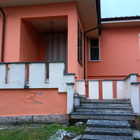 Grande Casa indipendente con ampio giardino