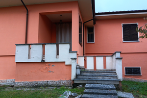 Grande Casa indipendente con ampio giardino