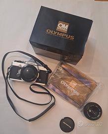 Macchina fotografica manuale Olympus OM-1