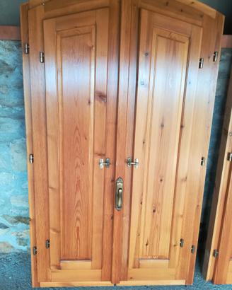 Infissi in legno a semicerchio