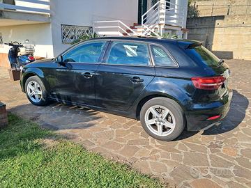 AUDI A3 S TRONIC 1.6 TDI 116 CV