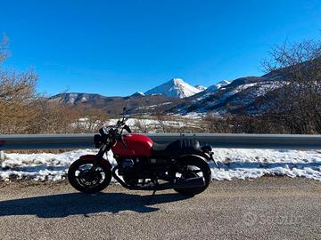 Moto Guzzi V7 - 2023