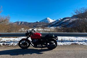 Moto Guzzi V7 - 2023