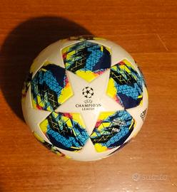 Pallone Champions League 2025 pallamano/calcetto 
