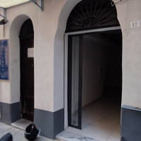 Altofonte piazza locale commerciale