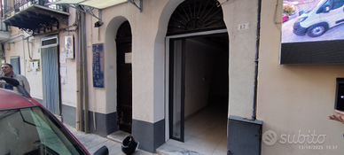 Altofonte piazza locale commerciale