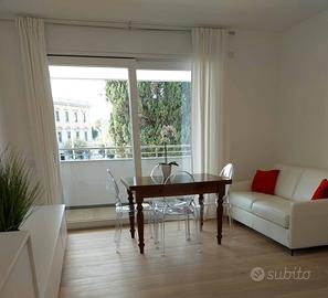 Viale Diaz/Bonaria - Bivano con veranda e cantina