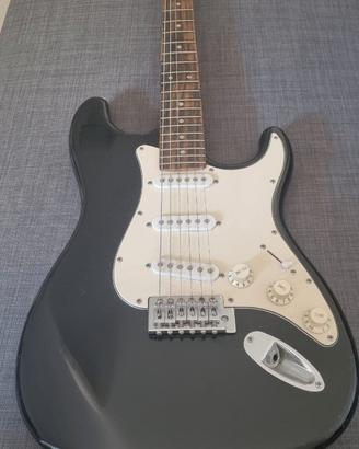 Chitarra elettrica usata