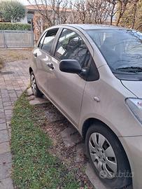 Automobile Toyota Yaris