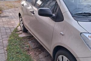 Automobile Toyota Yaris