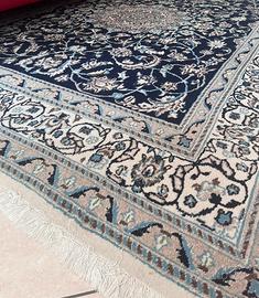 Tappeto Nain persiano annodato a mano 260 × 190 cm