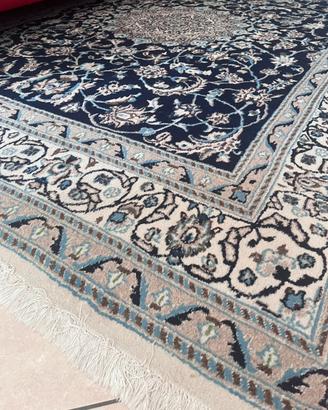Tappeto Nain persiano annodato a mano 260 × 190 cm