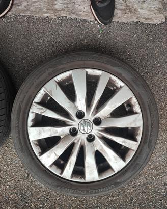 cerchi e gomme Suzuki Swift 