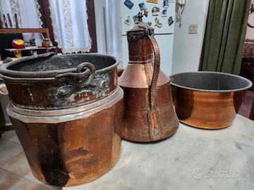 Come da foto ,vari oggetti in rame