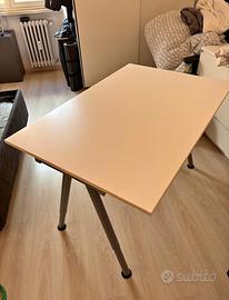 Scrivania Galant ikea